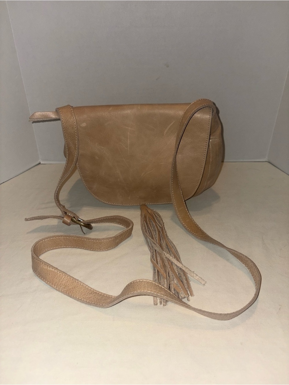 Chen & Derington Genuine Leather Tan Crossbody Messenger Purse with Tassel